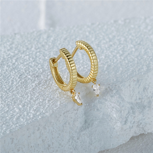 Pendientes Colgantes CANNER S925 de Plata de Ley con Diseño Simple de Gota de Agua y Circonita 5A, Bañados en Oro de 18k - Product Image 5