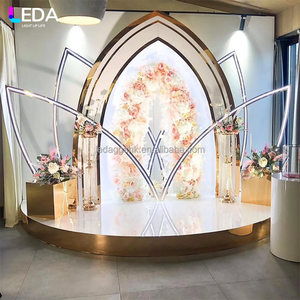 ฉากหลังอะคริลิคสีทองทันสมัยสำหรับงานปาร์ตี้ในร่ม LEDA พร้อมไฟ LED รูปดอกบัวสำหรับงานแต่งงาน - Product Image 2