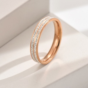 Anillo de Acero Inoxidable Dorado al por Mayor, Anillos de Moda en Oro Rosa/Dorado y Anillo que No se Destiñe, Joyería de Moda al por Mayor, Productos para Mujer - Product Image 3