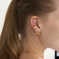 Boucles d'oreilles classiques Gaovo en forme de goutte d'eau avec zircone cubique, plaquées or, en acier inoxydable, sans perçage, design luxueux, résistantes au ternissement, bijoux d'oreille pour femmes