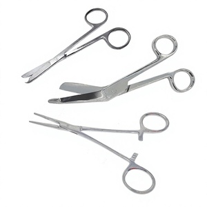 Kit chirurgical 3 pièces SurgiRight : Pinces hémostatiques et ciseaux standard pour la suppression des sutures, ciseaux à bandages Lister et forceps - Product Image 1
