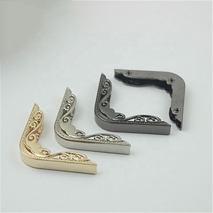 Wholesale <strong>Luggage</strong> Parts Handbag Alloy DIY Accessories Bag <strong>Corner</strong> Protector Vintage Alloy Decoration Edge Buckle <strong>Corner</strong> Protector - Product Image 3