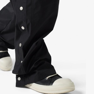 Pantalon parachute homme en nylon surdimensionné, coupe ample, avec cordon de serrage et boutons-pression latéraux, prix de gros - Product Image 6