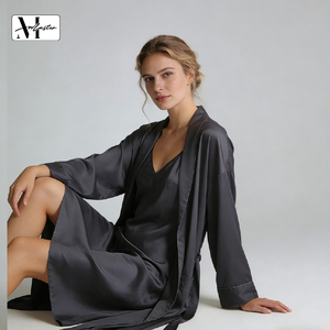 Camicia da Notte Lunga Personalizzata per Donna in Seta di Gelso Organica Leggera, Tessuto Broccato Lavorato a Maglia, Morbida, Elegante e Sexy - Product Image 5