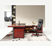 Bureau de direction moderne en placage avec table de patron, piedestal mobile automatique pliable et armoire latérale ouverte