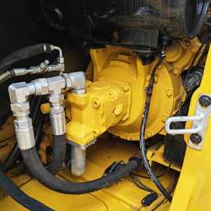 Mini-excavatrice CAT308E2 d'occasion, modèle 2022, 8 tonnes, capacité de la benne de 0,33 m³, bon état de fonctionnement, pompe hydraulique, roulement du moteur - Product Image 4