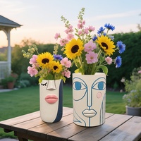 Picasso-Gesicht Harz-Blumentopf Abstrakte Kunst Skulpturaler Blumentopf Modern Minimalistisch Langlebig Umweltfreundlich Handgeschnitzt für Zuhause und Büro