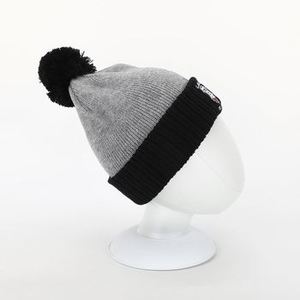Vente en gros de bonnets d'hiver personnalisés de haute qualité, bonnets en tricot côtelé pour hommes et femmes, logo brodé, beanies - Product Image 2