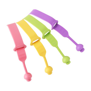 Elevador de asiento de inodoro con mango ajustable antideslizante para asientos de inodoro redondos - Product Image 3