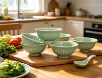 Service de table personnalisable en céladon écologique, motif poisson Koi en relief, assiettes et bols en porcelaine pour usage domestique et commercial