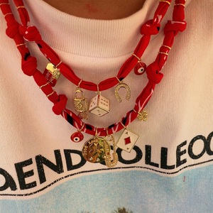 INS 新款时尚女式颈链项链时尚吊坠项链珠宝水钻彩色骰子吊饰项链 - Product Image 1