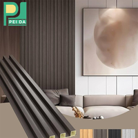 Panneaux muraux WPC pour l'intérieur, surface à grain de bois réaliste, résistants à l'eau, panneaux emboîtables, installation facile pour maison moderne