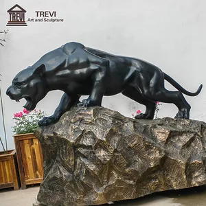 Vườn kim loại Hoang Dã động vật tượng đồng đen Panther điêu khắc leo núi