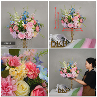 Boules de fleurs artificielles en soie rose et blanches romantiques pour centres de table de mariage, arrangements pour fêtes et cérémonies - Vente en gros