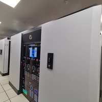 Centre de données modulaire IA Vertiv SmartAisle 3 avec confinement froid/chaud en ligne et onduleur haute efficacité pour l'informatique IA