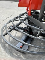 Machine à lisser le béton à moteur haute vitesse, durable, pour un traitement uniforme de la surface des sols, 380V/220V