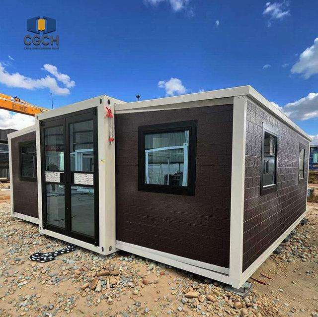 CGCH Durable Prefab Container House Expandable Tiny Home Portable Foldable House 20ft 40ft Mobile Modular House with Solar Panel