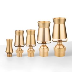 Fontaine d'eau de luxe en laiton avec jet en forme de tour de glace et buse de pulvérisation en cèdre pour aménagement paysager de jardin, directement de l'usine - Product Image 4