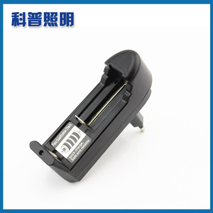 เครื่องชาร์จแบตเตอรี่ 18650 แบบเสียบปลั๊ก 5W 5V 1A สำหรับแบตเตอรี่มาตรฐาน ปลั๊กแบบยุโรป - Product Image 3
