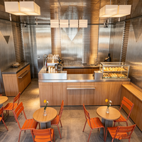 Comptoir à café en bois design avec éclairage LED pour centre commercial, mobilier de présentation et aménagement de magasin de bubble tea tendance et coloré