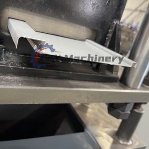 <span class=keywords><strong>Machine</strong></span> de fabrication de porte coulissante d'armoire en acier inoxydable à grande vitesse BSY - Product Image 2