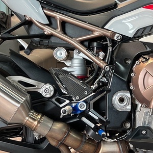 ที่พักเท้าหลังปรับระดับได้สำหรับรถมอเตอร์ไซค์ <span class=keywords><strong>BMW</strong></span> <span class=keywords><strong>M1000RR</strong></span> 2019-2024 / S1000R 2021-2024 ทำจากอะลูมิเนียมอัลลอยด์ CNC รุ่น S1000RR - Product Image 5