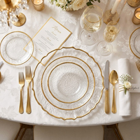 Assiettes de présentation en verre martelé de luxe de 13 pouces avec bord doré, transparentes et rondes, pour mariages, événements et décoration de table en gros