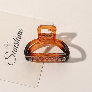 مزاجه أنيقة البوق القبض على فتاة رخيصة أزياء صغيرة من البلاستيك مشبك شعر - Product Image 4