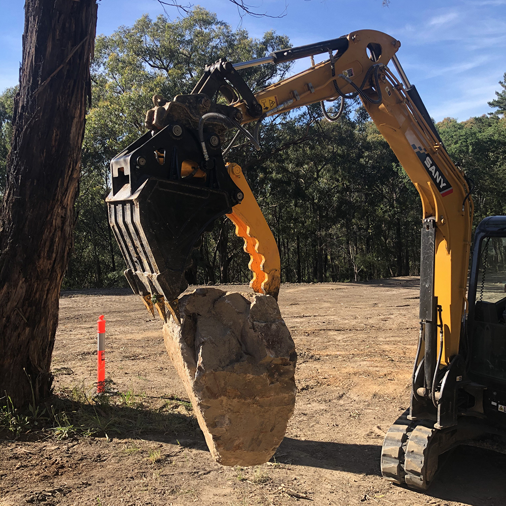 Grapple Thumb Bucket Excavator Attachment Grab Bucket with thumb for Mini Excavator Prices