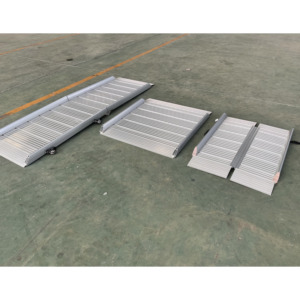 Rampes de fauteuil roulant amovibles en alliage d'aluminium de haute qualité 70*75cm et pour <span class=keywords><strong>rampe</strong></span> d'accès pour handicapés - Product Image 2