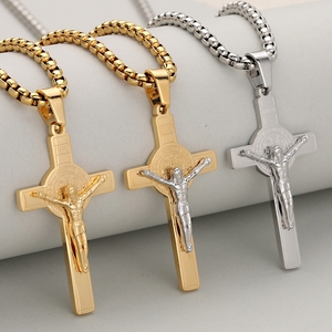 Colar com Pingente Crucifixo Jesus MECYLIFE, Colar Cruz de São Bento CSPB, Joias Católicas em Aço Inoxidável para Homens - Product Image 1