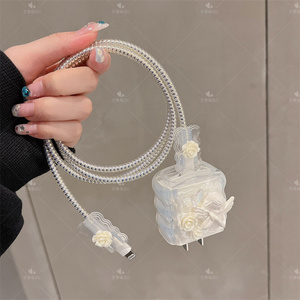 Cubierta protectora <span class=keywords><strong>de</strong></span> <span class=keywords><strong>cargador</strong></span> <span class=keywords><strong>de</strong></span> flores tridimensional <span class=keywords><strong>de</strong></span> lujo <span class=keywords><strong>de</strong></span> gama alta para <span class=keywords><strong>cargador</strong></span> rápido <span class=keywords><strong>de</strong></span> <span class=keywords><strong>Apple</strong></span> TPU cubierta protectora anticaída - Product Image 4