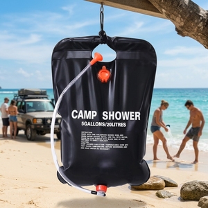 Sac de <span class=keywords><strong>douche</strong></span> pliable portable 20L en PVC noir pour camping et voyage en extérieur 2025, avec tuyau amovible et robinet marche/arrêt - Product Image 4