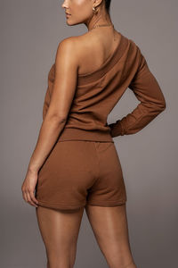 Set da <span class=keywords><strong>Donna</strong></span> all'Ingrosso, Completo Sportivo Grigio Due Pezzi, Tuta Personalizzata con Felpa Monospalla e Pantaloncini - Product Image 4