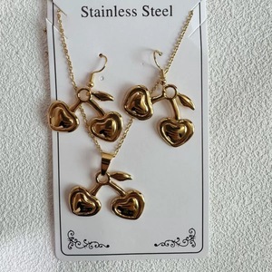 Ensemble de bijoux en acier inoxydable plaqué or 18 carats, boucles d'oreilles et collier de styles variés pour femmes - Product Image 6