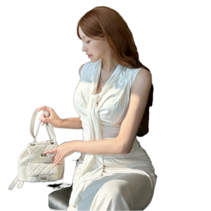 Elegante Top sin Mangas de Punto con Cuello en V, Ajustado, con Detalles de Lazo y Volantes, Sexy y Versátil para Mujer, en Viscosa - Product Image 2