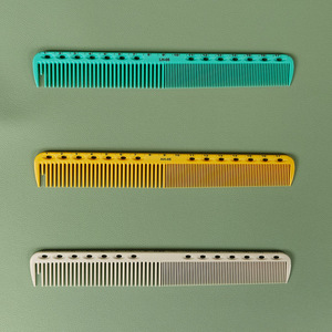 Peigne de coupe professionnel pour cheveux courts pour femmes - Peigne de salon à dents rigides graduées pour des coiffures dégradées et bob de précision - Product Image 1