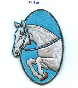 2025 Vast Gifts Patchs personnalisés pour chapeaux en tissu sergé non tissé, brodés, thermocollants et à coudre, avec auto-agrippant, motif cheval en feutre et design cœur - Product Image 3