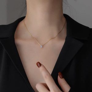 Colar de Zircônia Redonda em Ouro 18k - Corrente Ajustável +CM, Pingente <span class=keywords><strong>Floral</strong></span> Elegante, Joia Feminina Única Mais Vendida - Product Image 3