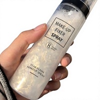 Brume fixante Lifusa Constellation Quicksand, longue tenue, contrôle du sébum, résistante à l'eau et à la transpiration, fini mat, laisse la peau impeccable.