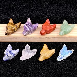 Venta al por mayor cabeza de Lobo colgantes encantos piedra natural tallada cuarzo calaveras para la fabricación de joyas de los niños Estilo clásico - Product Image 5