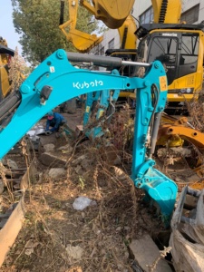 Mini-excavatrice KX15 d'occasion, 1,5 tonne, sur chenilles, faible nombre d'heures, bon état - Product Image 2