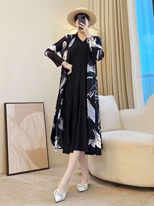 Abrigo plisado para mujer-Gabardina elegante estampada de moda de talla grande al por mayor-Se aceptan pedidos personalizados - Product Image 5