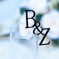 Breloques de verre à vin en acrylique personnalisées en gros, marqueurs de boisson alphabet sur mesure, impression UV, design moderne pour mariage