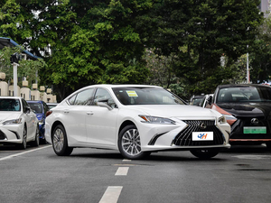<span class=keywords><strong>Lexus</strong></span> ES 200 2023 Edición Excellence, Sedán de Lujo Usado Premium, 2.0L 127kW 173hp CVT FWD, Confort Ejecutivo, Seguridad Inteligente - Product Image 3