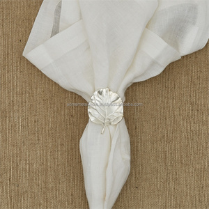 Rond de serviette Thorn Design en métal nickelé parfait pour la vaisselle d'hôtel et de restaurant et les accessoires de salle à manger - Product Image 5