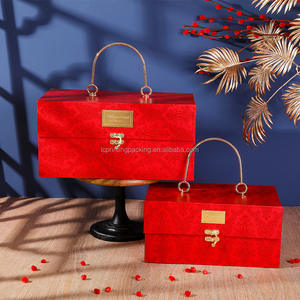 Boîte-cadeau en papier de texture vintage de luxe avec poignée en métal pour faveurs de mariage - Product Image 5