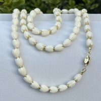 Collier de perles de fleurs de Pikake blanc ivoire, collier de coquillages de magnolia en poudre de corail hawaïen, bijoux pour mariage à la plage, remise de diplôme