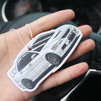 Diffuseur de parfum d'ambiance suspendu pour voiture Logo personnalisé pour la maison Rafraîchisseur d'air en papier Parfum de voiture automobile
