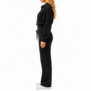 Conjunto Deportivo de Dos Piezas para Mujer, Negro, con Media Cremallera, Logotipo Personalizado, Sudadera de Felpa Suave Premium y Pantalones Deportivos de Pierna Ancha - Product Image 4